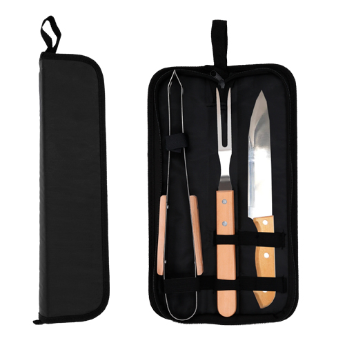 Set de BBQ. Incluye 1 pinza, 1 cuchillo, 1 tenedor trinchante y estuche de poliéster. NEGRO