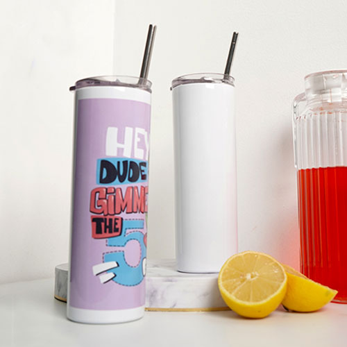 Termo sublimable con doble pared de acero inoxidable, acabado glitter, tapa de plástico a presión con boquilla deslizable y popote metálico. BLANCO