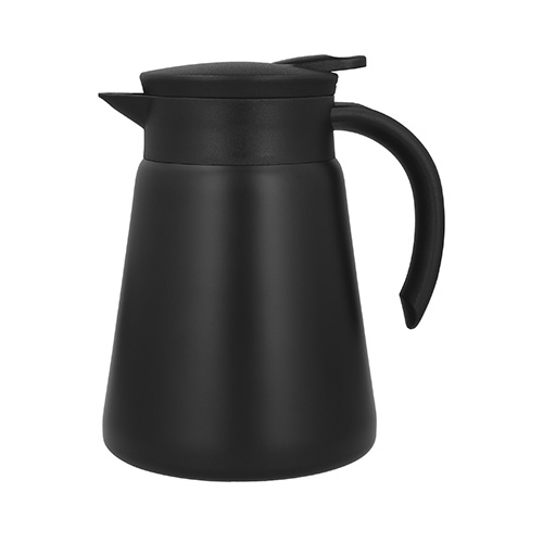 Jarra con doble pared de acero inoxidable, asa, boquilla y tapa enroscable de plástico. Cuenta con botón a presión para servir tus bebidas. NEGRO