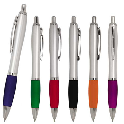 Bolígrafo plateado con clip metálico y grip de goma. AZUL