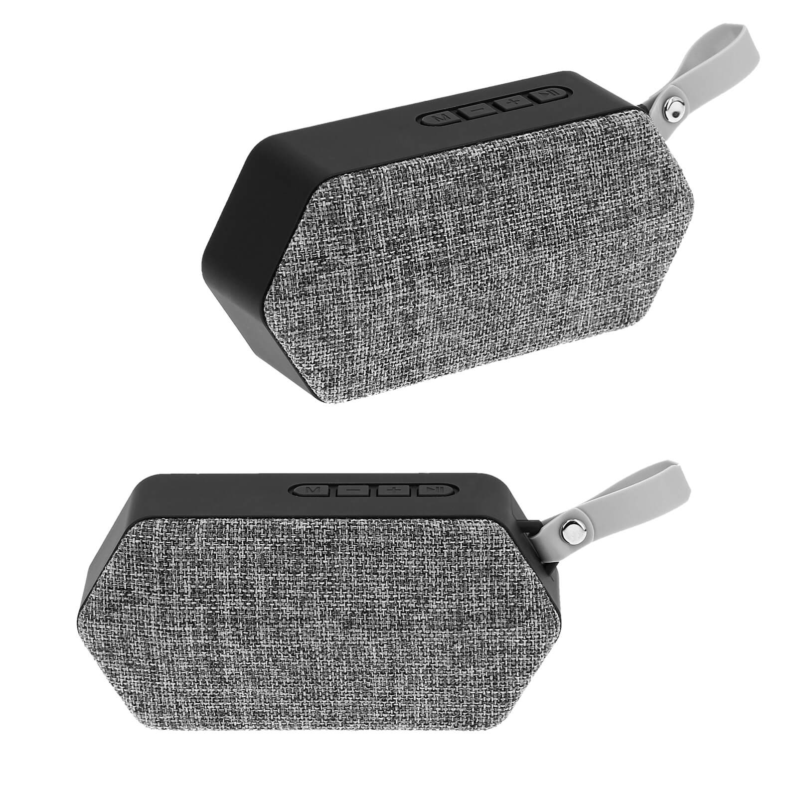 Mini bocina portátil, con correa, entrada USB, micro SD, bluetooth y radio FM, Incluye cable de carga y auxiliar. Batería recargable con duración de 4 hrs. NEGRO