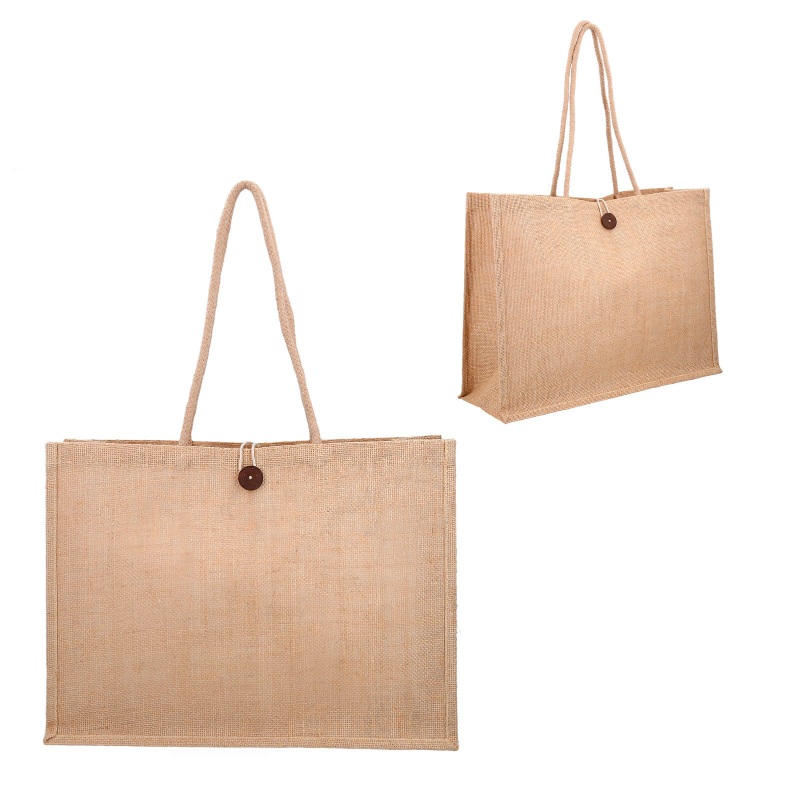 Bolsa de yute con interior laminado. Cuenta con un par de asas y un botón para cierre. UNICO